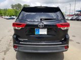 Used 2017 Toyota Highlander SE image 5