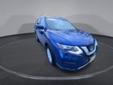 Used 2017 Nissan Rogue SV image 2