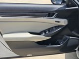 Used 2018 Honda Accord Touring image 2