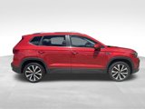 Certified 2023 Volkswagen Taos SE w/ Panoramic Sunroof Package image 2