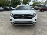 Used 2023 Volkswagen Atlas Cross Sport SE w/ Panoramic Sunroof Package image 2