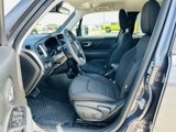 Used 2022 Jeep Renegade Latitude image 3