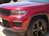 Used 2022 Jeep Grand Cherokee Limited image 3