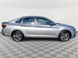 Used 2023 Volkswagen Jetta SE w/ Panoramic Sunroof Package image 5