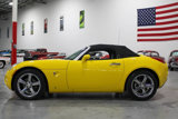 Used 2007 Pontiac Solstice Convertible image 2