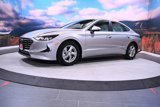 Used 2023 Hyundai Sonata SE image 3