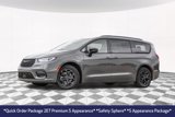 New 2025 Chrysler Pacifica Select image 2