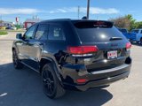 Used 2022 Jeep Grand Cherokee Laredo X image 2
