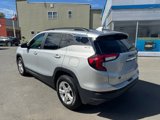 Used 2022 GMC Terrain SLE w/ Driver Convenience Package image 3
