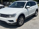 Used 2018 Volkswagen Tiguan SE w/ Panoramic Sunroof Package image 2