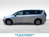 Used 2023 Chrysler Pacifica Touring-L image 3