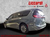 New 2023 Chrysler Pacifica Limited image 3