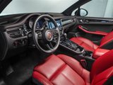Certified 2025 Porsche Macan Turbo image 4