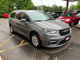 Used 2022 Chrysler Pacifica Touring-L image 3