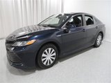 Used 2018 Toyota Camry LE image 3