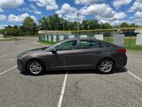 Used 2017 Hyundai Sonata SE image 2