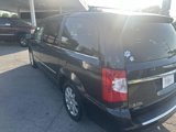 Used 2014 Chrysler Town & Country Touring image 6