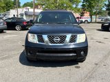 Used 2006 Nissan Pathfinder SE w/ (P01) Se Premium Pkg image 2
