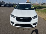 Used 2024 Chrysler Pacifica Touring-L image 3