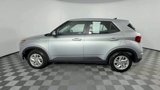 Used 2021 Hyundai Venue SE image 5