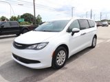 Used 2021 Chrysler Voyager L image 3