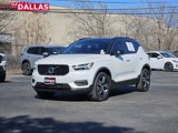 Used 2020 Volvo XC40 T4 R-Design image 3
