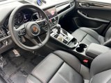Certified 2025 Porsche Macan image 4
