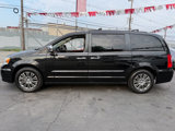 Used 2014 Chrysler Town & Country Touring-L w/ Driver Convenience Group image 3