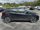 Used 2018 Nissan Kicks SV image 2