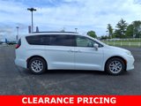 Used 2022 Chrysler Pacifica Touring-L image 2