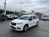 New 2025 Chrysler Pacifica Select image 3