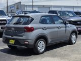 Used 2022 Hyundai Venue SE image 3