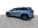 Used 2017 Toyota Highlander XLE image 5