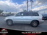 Used 2004 Toyota Highlander 4WD V6 w/ 3rd Row image 3