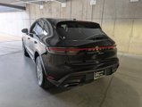 Certified 2024 Porsche Macan image 3