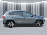 Certified 2022 Volkswagen Taos SE image 2