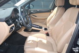 Certified 2022 Porsche Macan image 5
