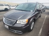 Used 2016 Chrysler Town & Country Touring image 3