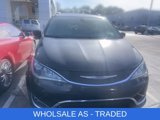 Used 2017 Chrysler Pacifica Touring-L Plus image 2