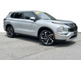 Used 2023 Mitsubishi Outlander SE image 2