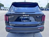 Used 2023 Kia Sorento LX image 6