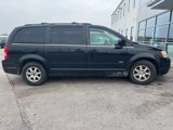 Used 2008 Chrysler Town & Country Touring image 4