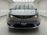 Used 2018 Chrysler Pacifica Touring-L image 2