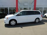 Used 2017 Dodge Grand Caravan SE w/ UConnect Hands-Free Group image 2