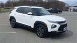 Used 2023 Chevrolet TrailBlazer ACTIV w/ Sun and Liftgate Package image 2
