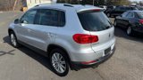 Used 2012 Volkswagen Tiguan SE image 3