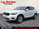 Used 2019 Volvo XC40 T5 Momentum image 3