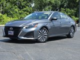 Used 2024 Nissan Altima 2.5 SV image 2