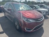 Used 2018 Chrysler Pacifica Touring-L image 3