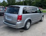 Used 2017 Dodge Grand Caravan SE w/ UConnect Hands-Free Group image 4